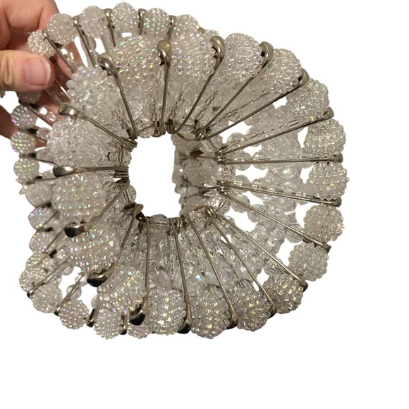 Vintage Bead & Safety Pin Basket Clear Pearlized Beads - Picture 2 of 11